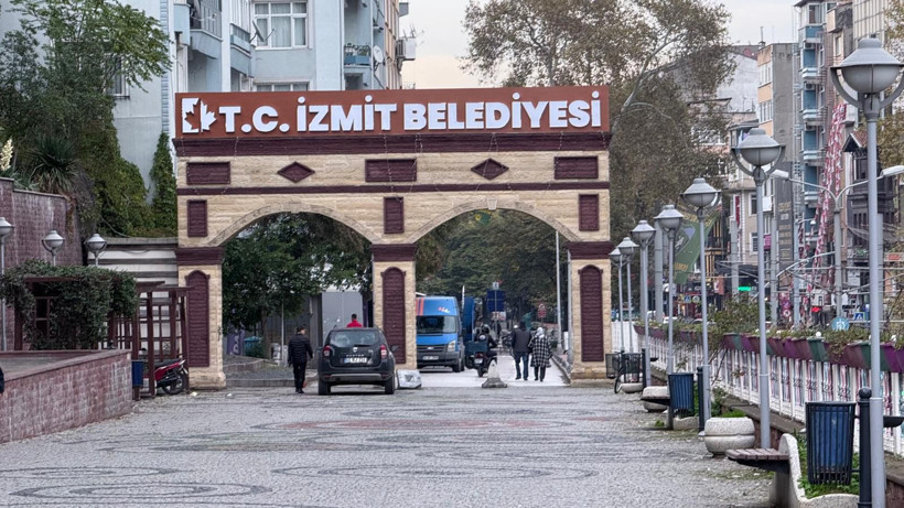 Sinan Üner'den İzmit Belediyesi'ne: CHP demek reklam belediyeciliği demektir - Resim : 1