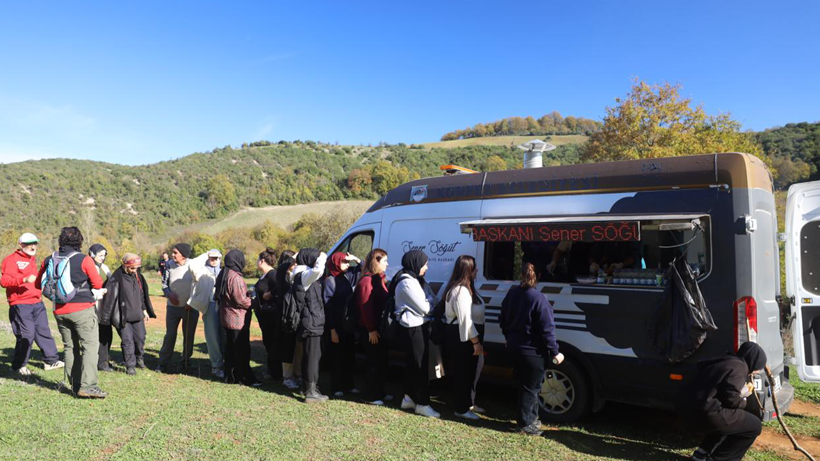 Şener Söğüt: Gençlerimizin enerjisi bize de güç veriyor - Resim : 1
