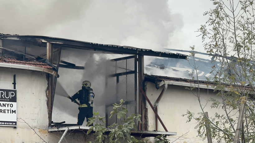 Üretim tesisinde korkutan yangın! - Resim : 2