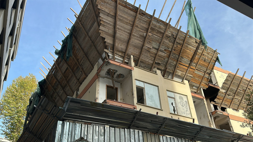 Ölümden kıl payı kurtuldu! O anlar anbean kameralara yansıdı - Resim : 3