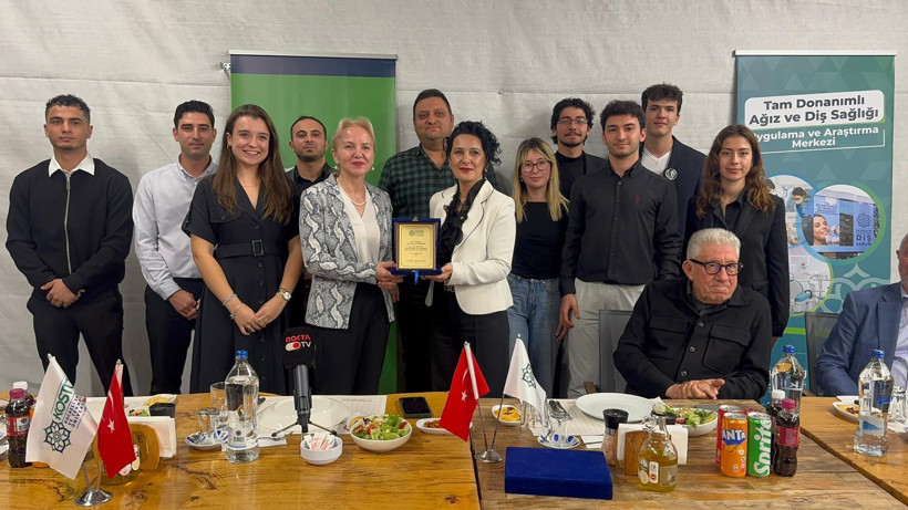 Diş hekimleri bir araya geldi: 'Bilim, eğitim ve toplum el ele' dedi - Resim : 4