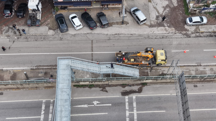 Evim gözüküyor diye üst geçidi yıktırmıştı: "Evi yine görebiliyoruz" - Resim : 1