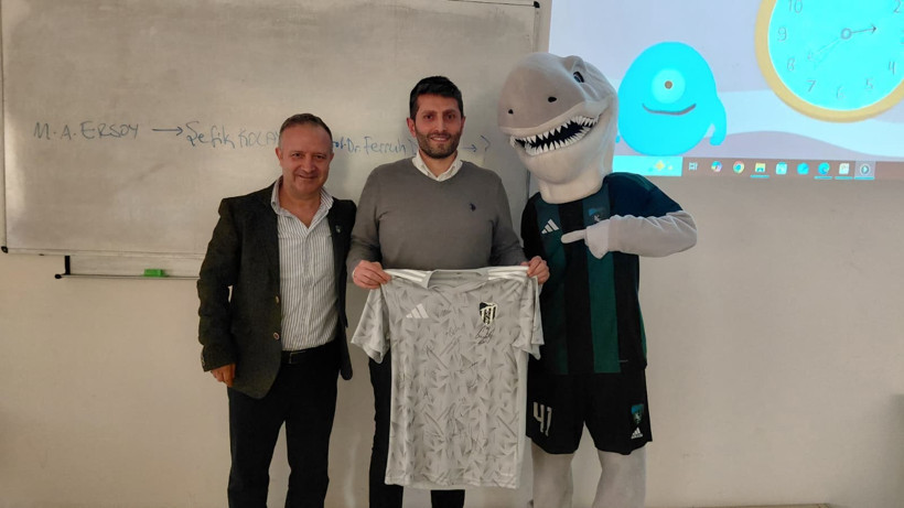 Kocaelispor'dan doktorlara Tıp Bayramı sürprizi - Resim : 3