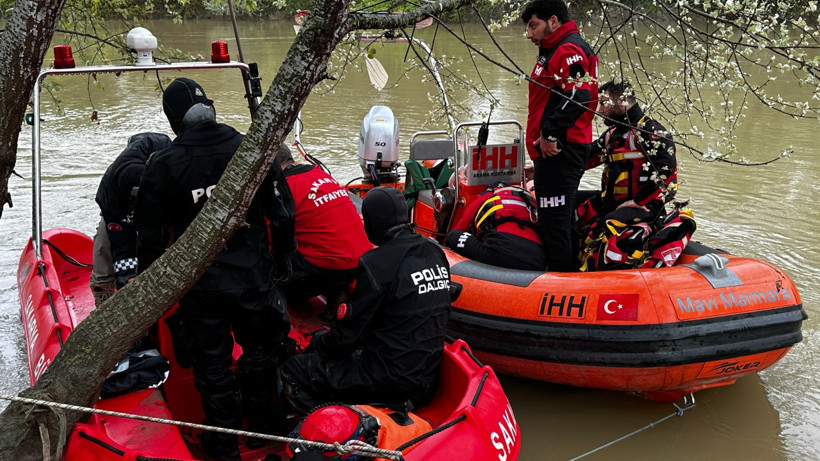Nehirde kaybolan çocuğu Kocaeli polisi arıyor! - Resim : 1
