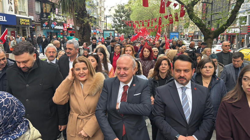 CHP Kocaeli'den 23 Nisan yürüyüşü - Resim : 1