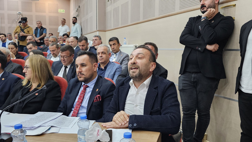 Kocaeli Büyükşehir meclisinde otoparklara zam tartışması: Siz de Belsa Otoparkı’nı halka açın - Resim : 1