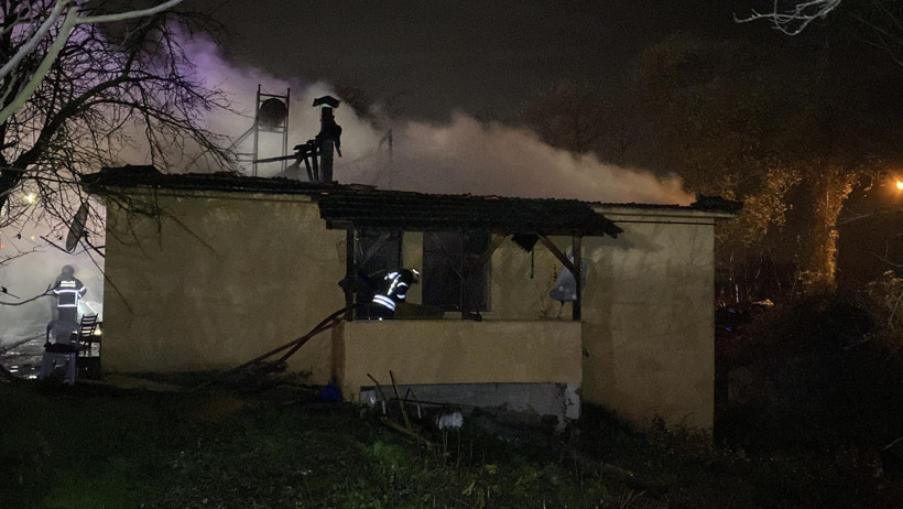 5 kişinin yaşadığı ev küle döndü! - Resim : 2