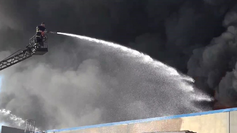 Kırklareli’nde yangın: Fabrika alevlerin esiri oldu - Resim : 1