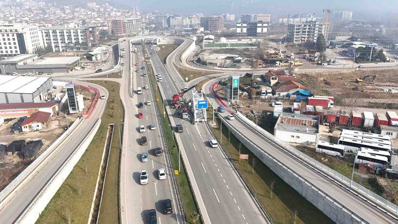 Kocaeli Büyükşehir Belediyesi'nden Solaklar Kavşağı’nda 120 tonluk dev montaj - Resim : 3