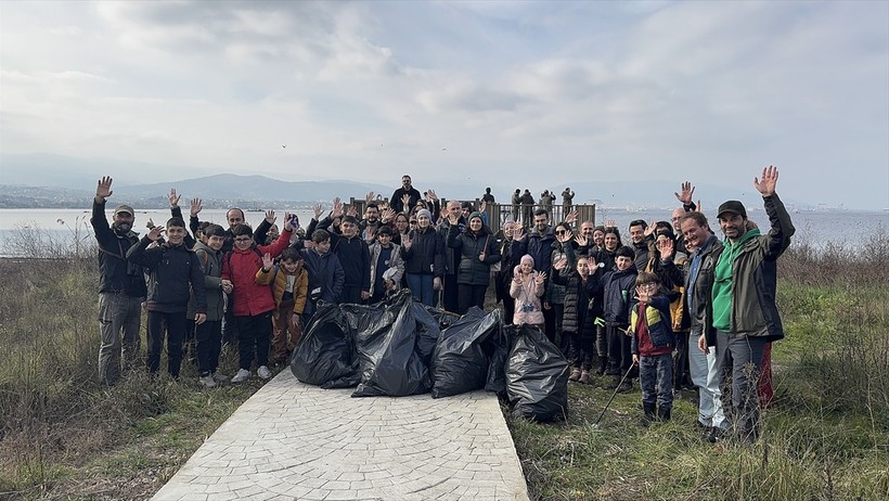 İzmit Körfezi'nde kuş gözlemi: Pelikan ve şahin doğaya salındı! - Resim : 2