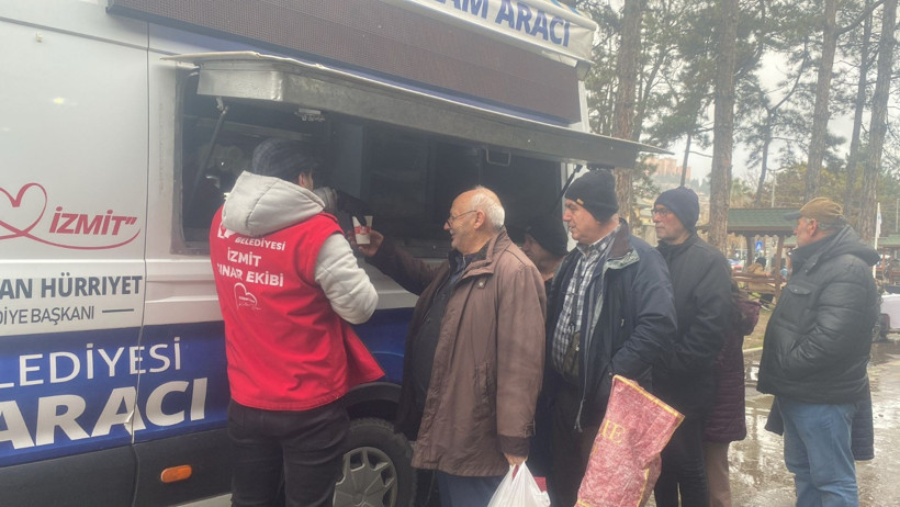 İzmit Belediyesinden vatandaşın içini ısıtan ikram - Resim : 3