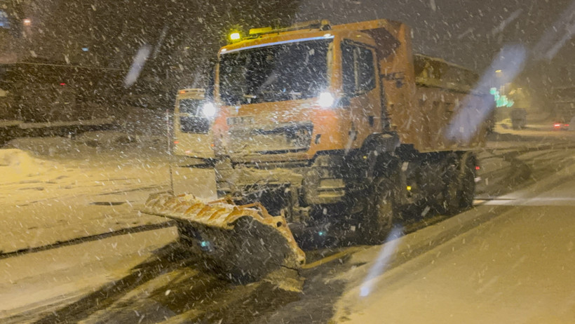 Yoğun kar nedeniyle Bolu Dağı büyük araçlara kapatıldı - Resim : 4