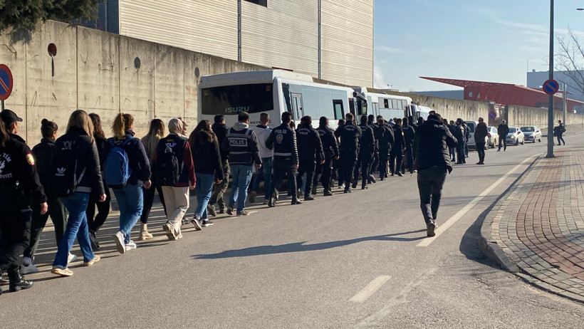 120 milyonluk vurgun yapan 30 şüpheliden 22'si tutuklandı - Resim : 2