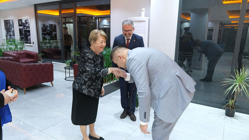 Prof. Dr. Sezer Komsuoğlu: Hür ülkenin vatanperver kadınlarıyız - Resim : 5