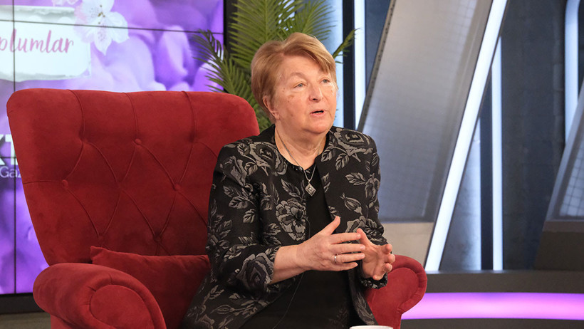 Prof. Dr. Sezer Komsuoğlu: Hür ülkenin vatanperver kadınlarıyız - Resim : 1