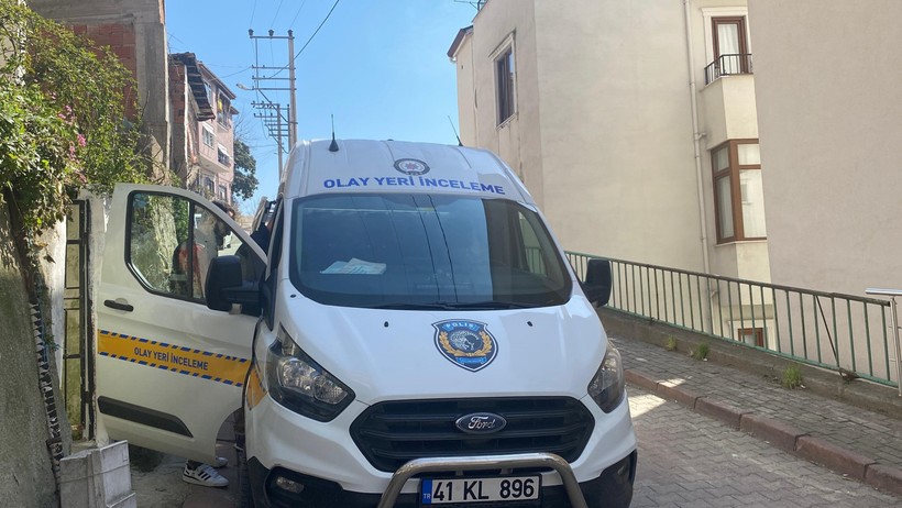 Tabancayla oynarken kendini vurdu! - Resim : 4