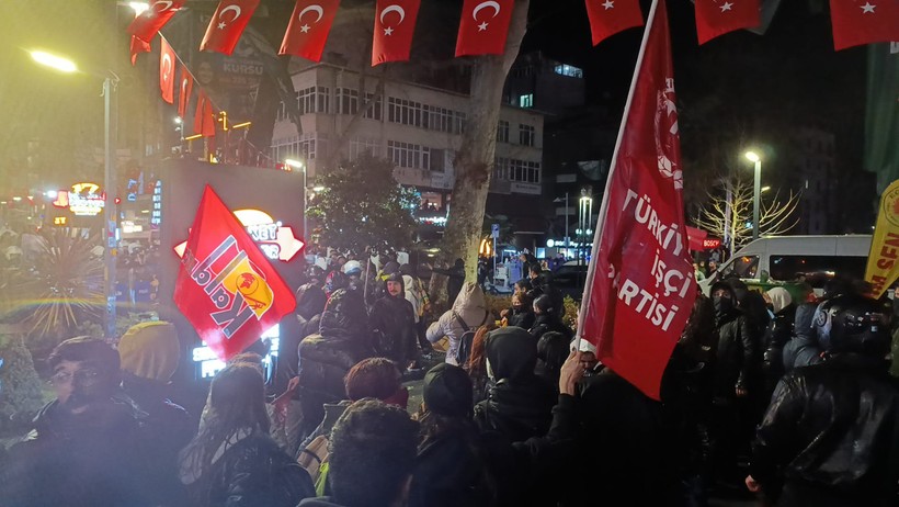 İzmit’te yürümek isteyen gruba polis müdahalesi - Resim : 17