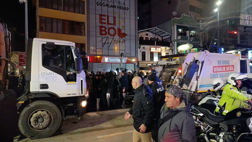 İzmit’te yürümek isteyen gruba polis müdahalesi - Resim : 9