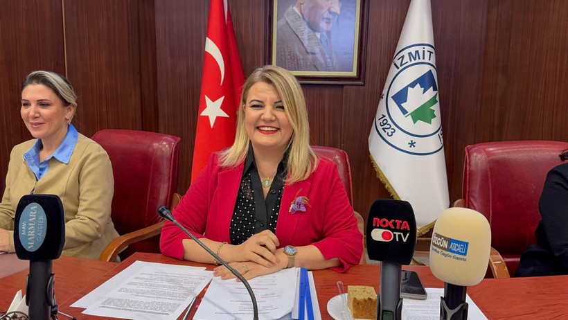 İzmit Belediyesi ile Kocaelispor arasında protokol - Resim : 1