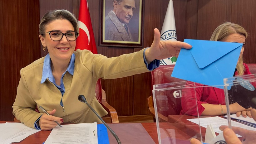 İzmit Belediyesi'nde encümen onlara emanet! - Resim : 2