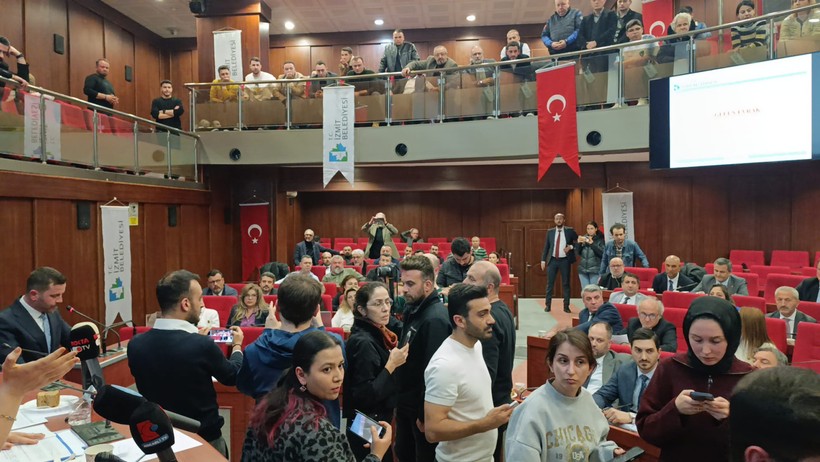 İzmit Belediye Meclisi yine karıştı! - Resim : 5
