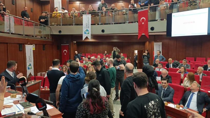 İzmit Belediye Meclisi yine karıştı! - Resim : 4