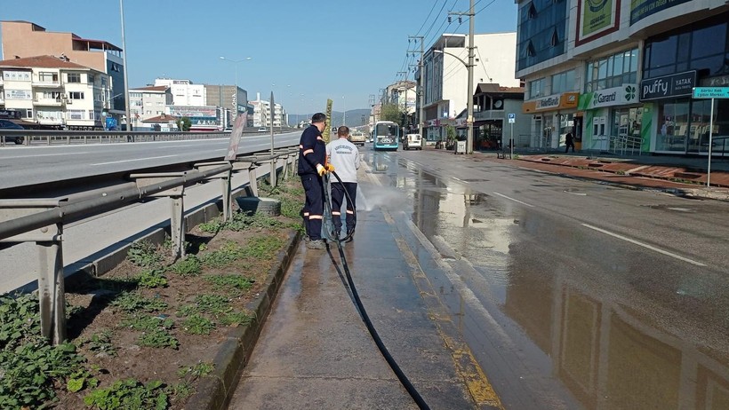 Körfez'de temizlik mesaisi devam ediyor - Resim : 1