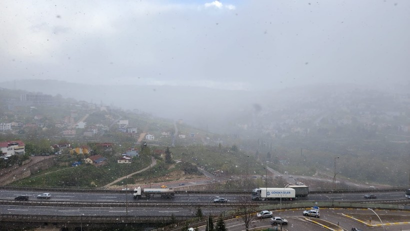 Meteoroloji uyarmıştı... Kocaeli'de sabah saatlerinde kar yağışı yaşandı! - Resim : 1