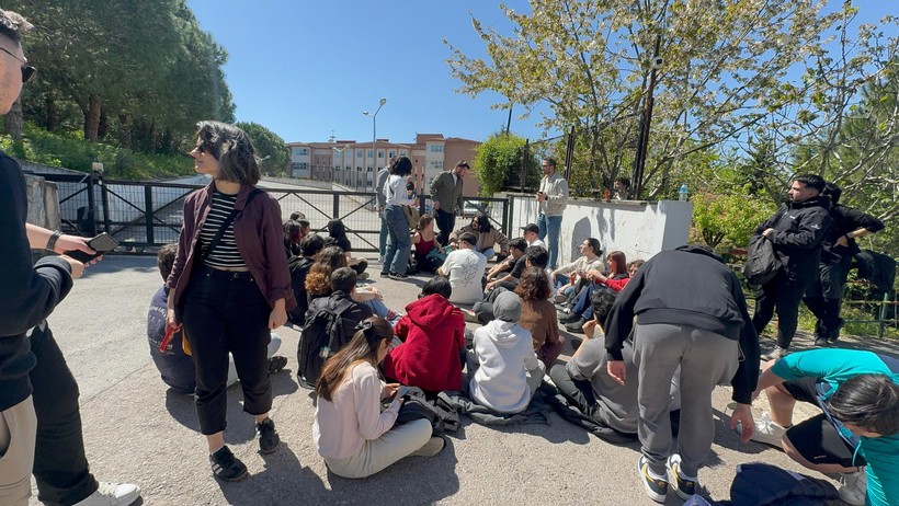 Öğretmenleri için toplandılar! "Öğretmenine sahip çıkmayan geleceğe sırt çevirmiştir" - Resim : 3