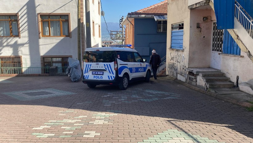 Pencere kenarında yoğurt yiyordu... 5 yaşındaki çocuk 3. kattan düştü! - Resim : 2