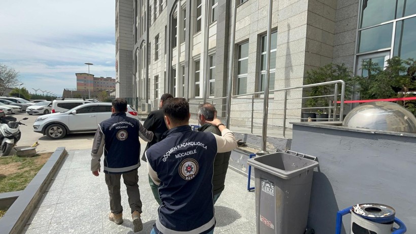 Göçmen kaçakçıları tutuklandı! - Resim : 1