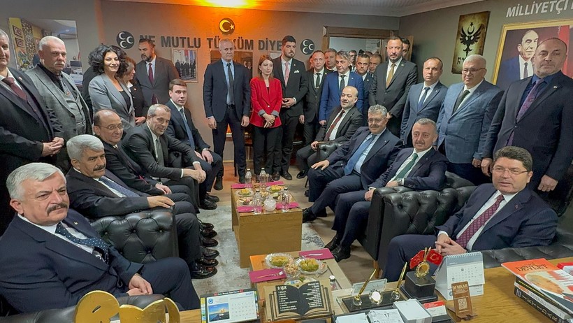 Adalet Bakanı Yılmaz Tunç'tan MHP'ye ziyaret - Resim : 2
