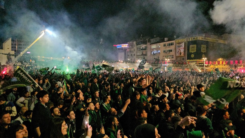 Taraftarın bekleyişi sona erdi! Şampiyonluk kutlamalarının zirve anı - Resim : 18