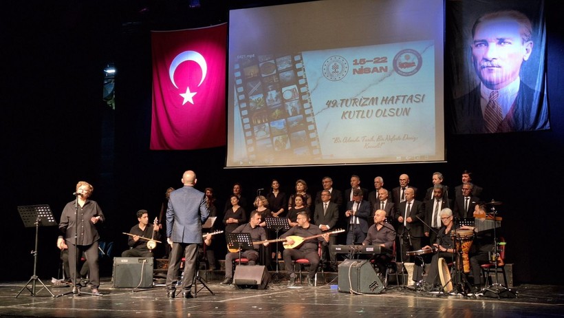 Turizm Haftası'nda Türk Halk Müziği coşkusu İzmit'te yaşandı - Resim: 1