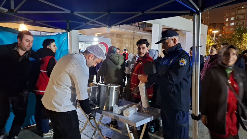 Gölcük'ten İstanbul'a yardım eli - Resim : 1