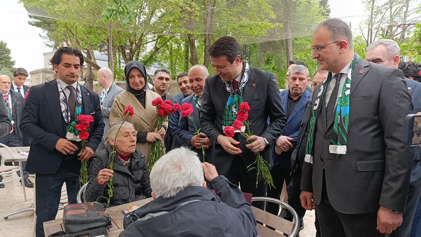 Saadet Partisi Genel Başkanı Mahmut Arıkan Kocaelilileri dinledi - Resim : 3
