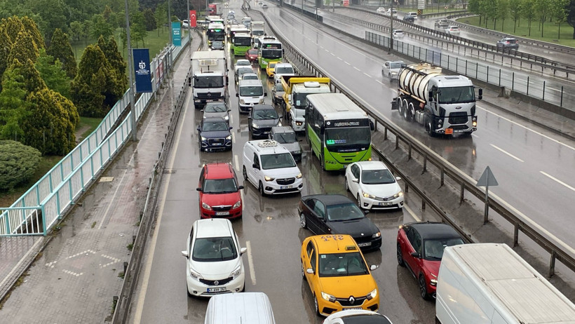 Yağan yağmur kazaya sebep oldu - Resim : 4