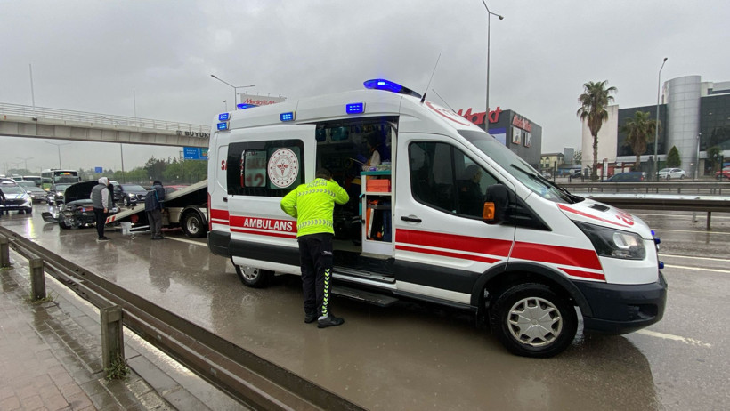 Yağan yağmur kazaya sebep oldu - Resim : 3