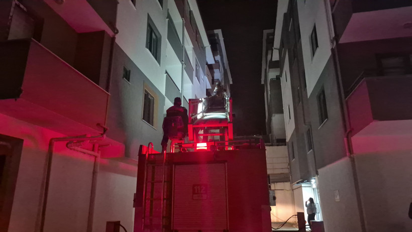 Evde uyuyakalan çocuk mahalleyi ayağa kaldırdı - Resim : 2