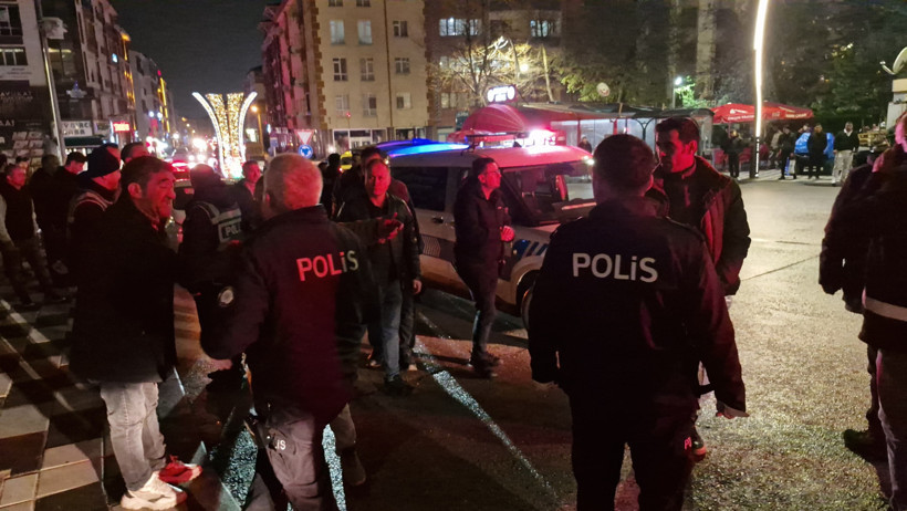 iki grup tekme ve yumruklarla birbirine girdi: Yaralanma, gözaltı... - Resim : 2