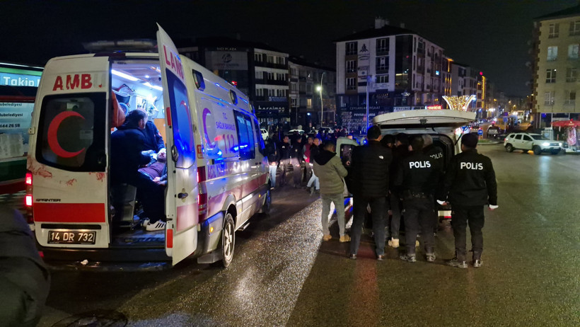 iki grup tekme ve yumruklarla birbirine girdi: Yaralanma, gözaltı... - Resim : 1