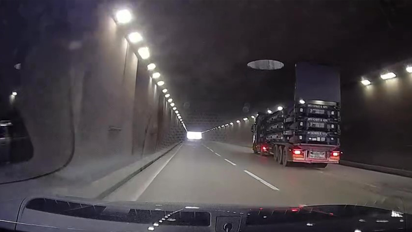 Kocaeli'de dehşet anları: Kamyon tünele çarptı! - Resim : 1