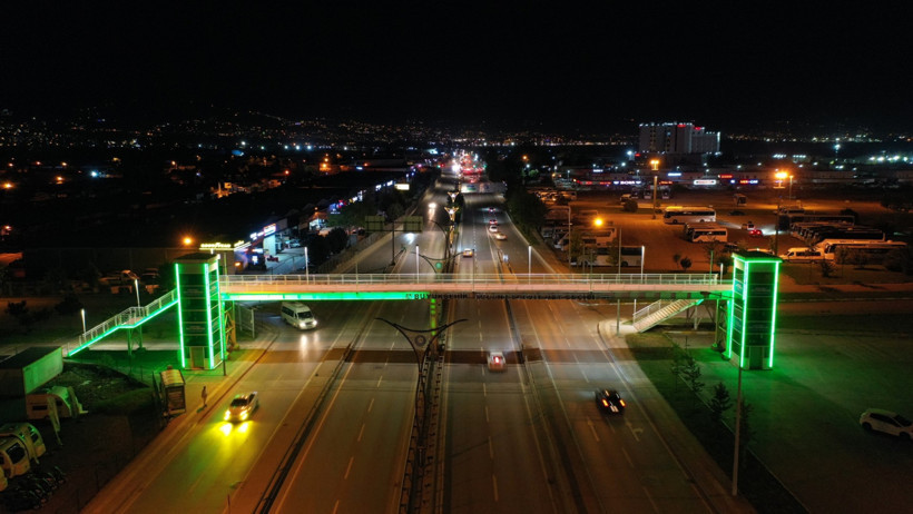 Kocaeli'de üst geçitler yeşil oldu - Resim : 1