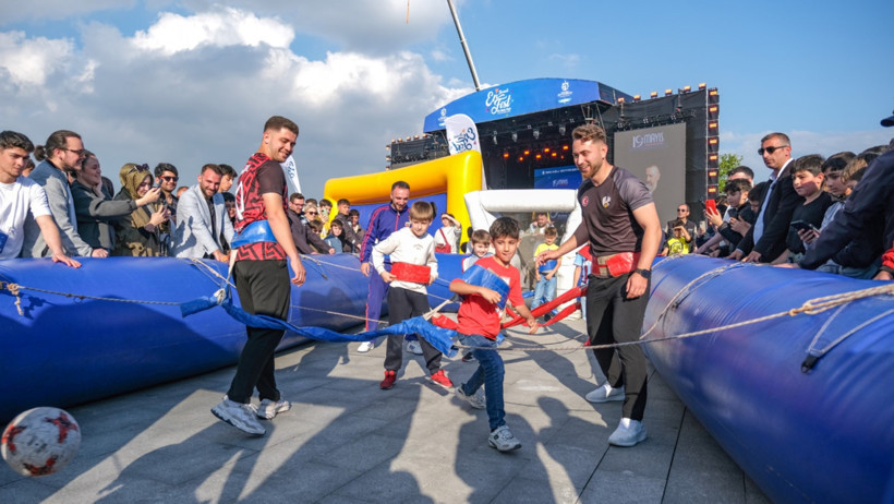 KADM Futbol ekibi gençlerle buluştu! - Resim : 4