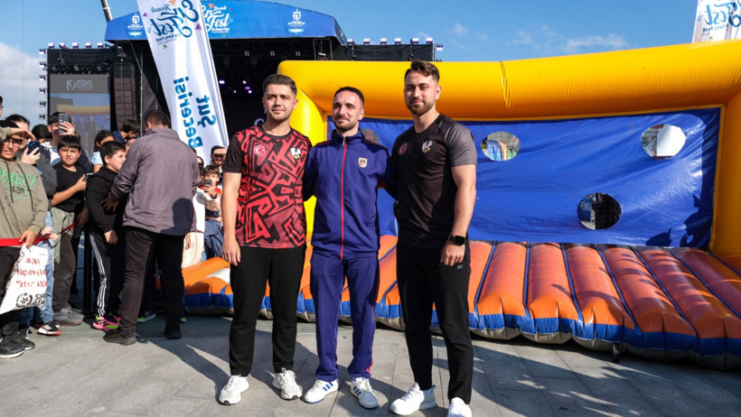 KADM Futbol ekibi gençlerle buluştu! - Resim : 3