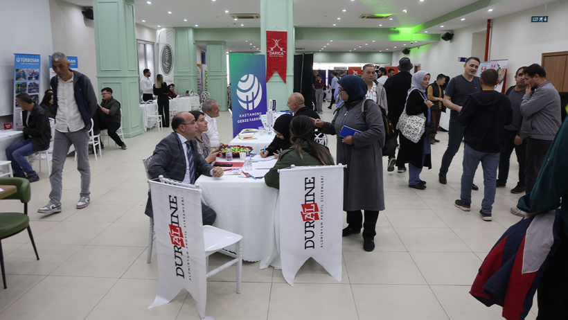 Kocaeli'nin o ilçesindeki fuar iş buluyor! Binlerce kişi ziyaret etti - Resim : 1