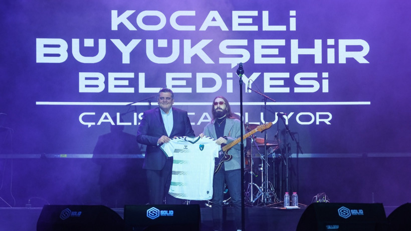 Kocaeli'de Emre Fel rüzgarı! - Resim : 2