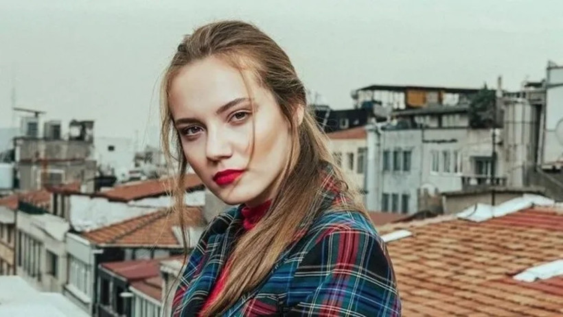 Çift Kişilik Oda Ahu Kim? Eslem Akar Kimdir, Kaç Yaşında? Eslem Akar Hangi Dizilerde Oynadı? - Resim : 2