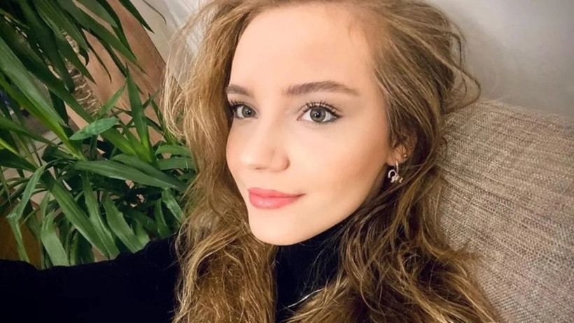 Çift Kişilik Oda Ahu Kim? Eslem Akar Kimdir, Kaç Yaşında? Eslem Akar Hangi Dizilerde Oynadı? - Resim : 1