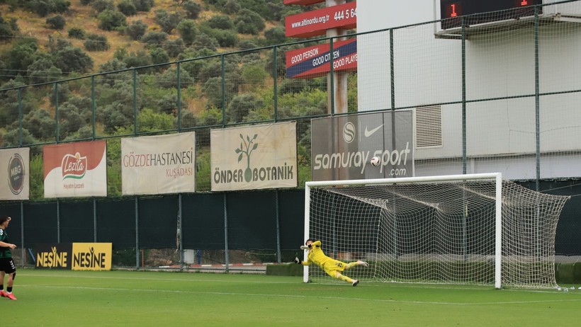 Kocaelispor - Mustafakemalpaşa U-19 maçının penaltı heyecanı Foto Galeri - Resim: 16